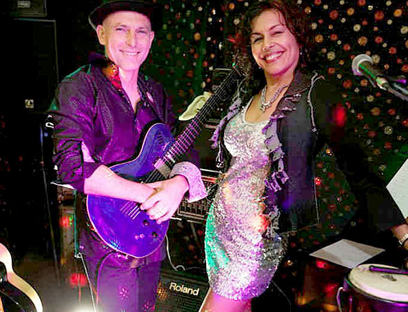 Mozaic Music Duo Brisbane - Singers Musicians - Entertainers Cover Bands